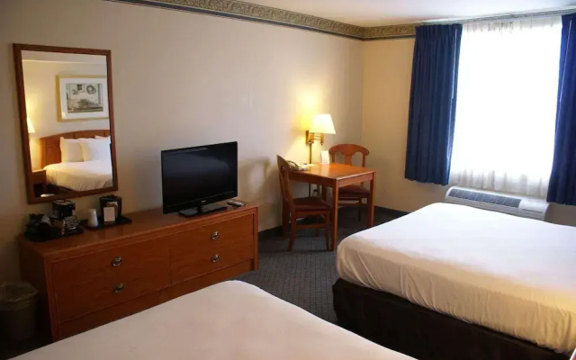 photo 3 of Country Inn & Suites by Radisson, Lansing, MI