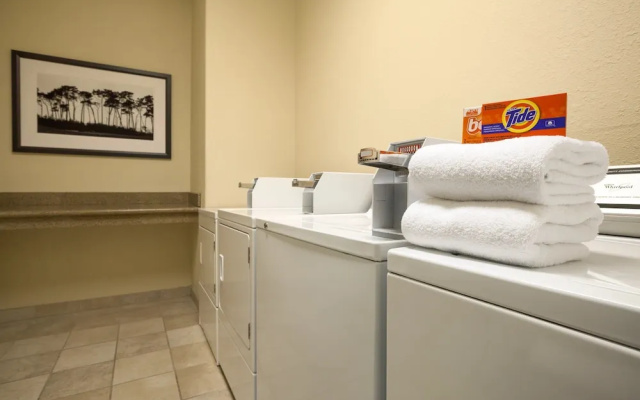 photo 5 of Country Inn & Suites By Carlson, Moline Airport, IL