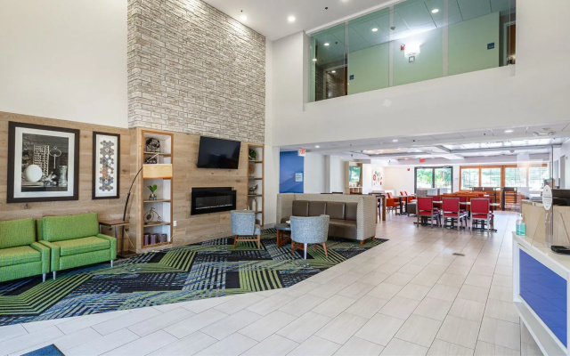 photo 2 of Holiday Inn Express & Suites Prospect Heights by IHG