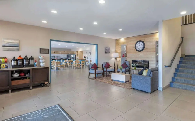 photo 2 of Country Inn & Suites By Carlson, St, Peters, Mo
