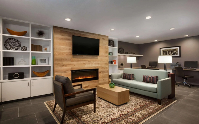 photo 4 of Country Inn & Suites by Radisson, New Braunfels, TX