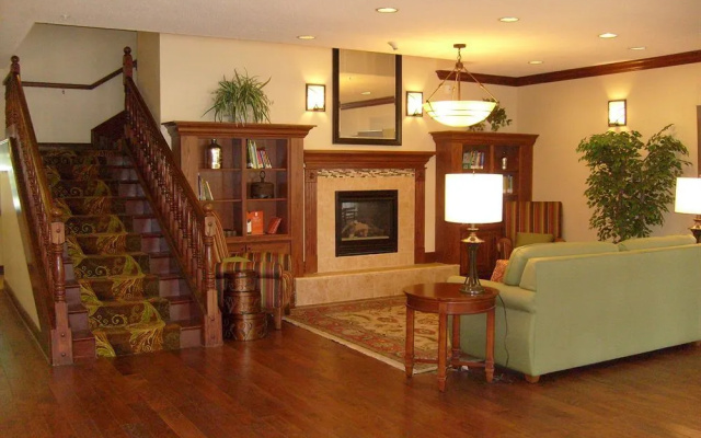 photo 2 of Country Inn & Suites Charleston