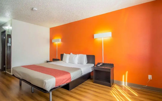 photo 4 of Motel 6 Dallas - North