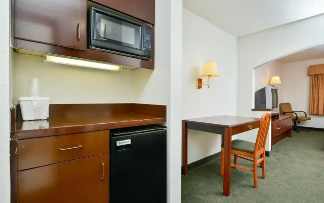 photo 5 of Motel 6 Dallas - North