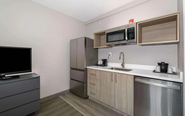 photo 4 of Country Inn & Suites by Radisson, Port Canaveral, FL