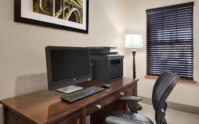 photo 2 of Country Inn & Suites Lexington