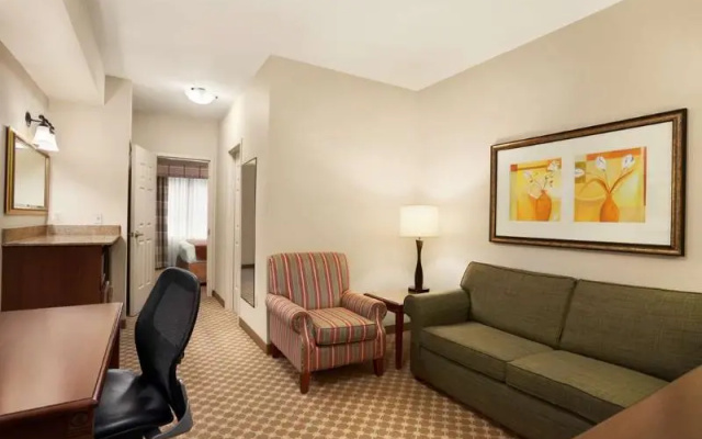 photo 4 of Country Inn & Suites Manchester Airport