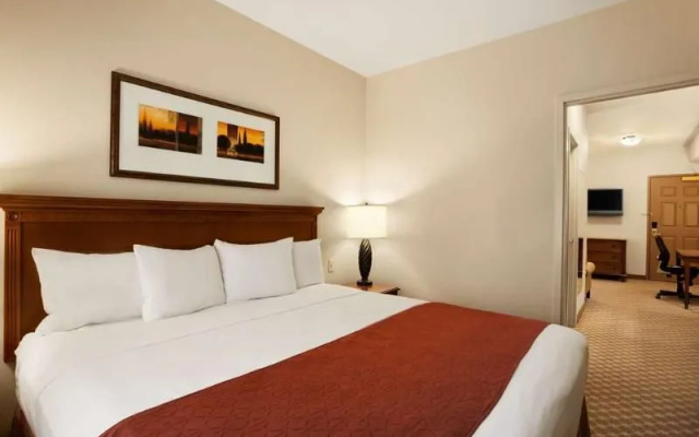 photo 5 of Country Inn & Suites Manchester Airport