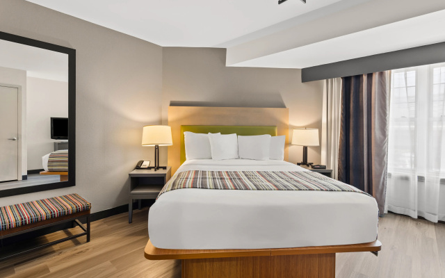 photo 3 of Country Inn & Suites by Radisson, Roanoke, VA