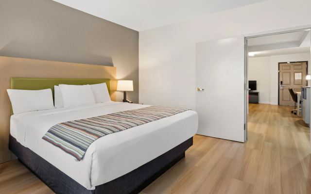 photo 5 of Country Inn & Suites by Radisson, Roanoke, VA