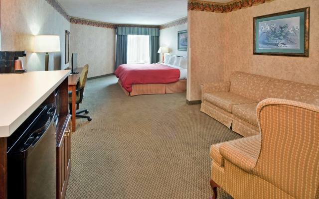 photo 4 of Country Inn & Suites by Radisson, Somerset, KY