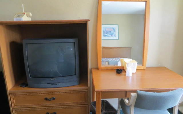 photo 5 of Country Lodge