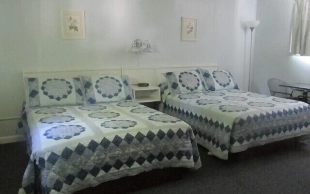photo 4 of Country Squire Motel