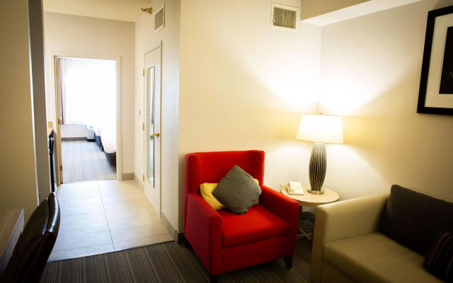 photo 2 of Country Inn & Suites by Radisson, Burlington (Elon), NC