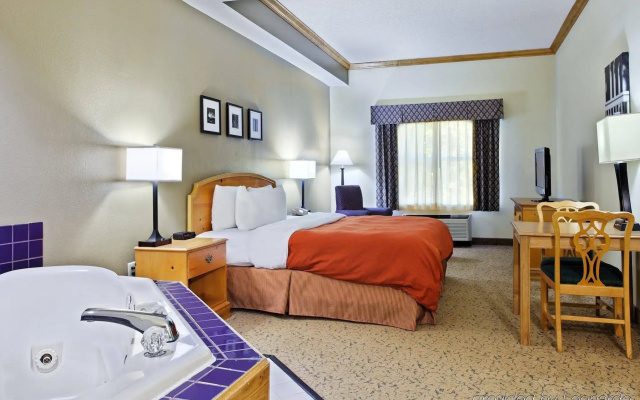 photo 4 of Country Inn & Suites by Radisson, Burlington (Elon), NC