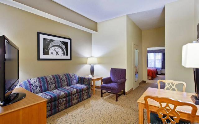 photo 5 of Country Inn & Suites by Radisson, Burlington (Elon), NC