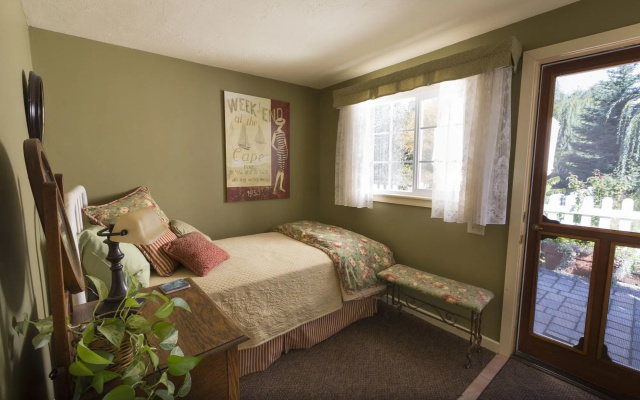 photo 4 of Country Willows Inn and Estate