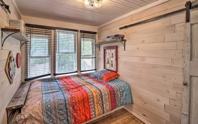 photo 4 of Country-chic Cotter Home w/ Outdoor Living Space!