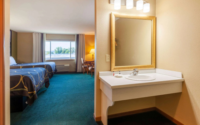 photo 4 of Super 8 by Wyndham Berlin WI