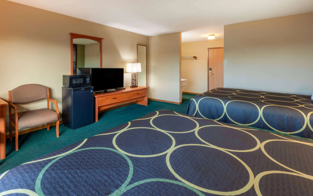 photo 5 of Super 8 by Wyndham Berlin WI