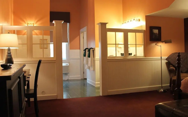photo 3 of County Clare Irish Hotel & Pub