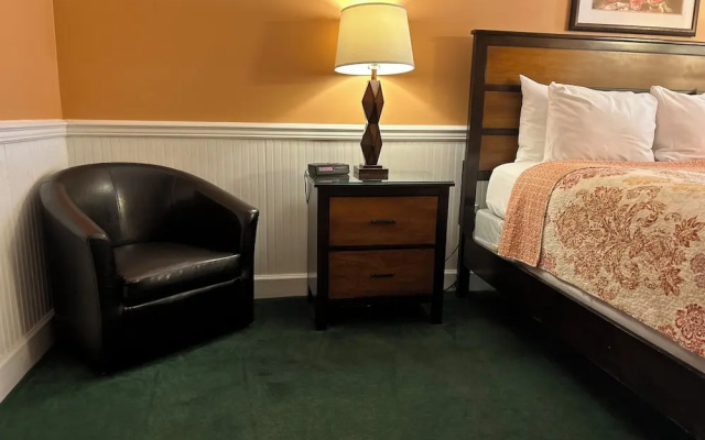 photo 5 of County Clare Irish Hotel & Pub
