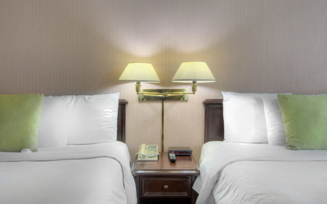 photo 2 of Days Inn & Suites by Wyndham Mountain View