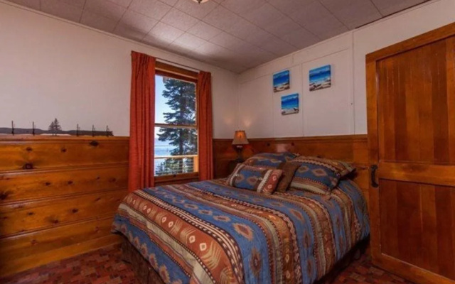photo 3 of Couples Cove Lakefront Cabin