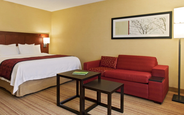 photo 3 of Fairfield Inn & Suites by Marriott Albany Airport