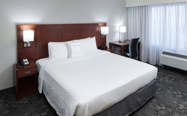 photo 5 of Courtyard by Marriott Alexandria Old Town/Southwest