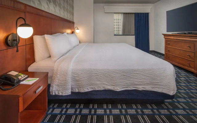 photo 2 of Courtyard by Marriott Arlington Crystal City/Reagan National