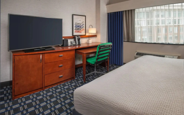 photo 5 of Courtyard by Marriott Arlington Crystal City/Reagan National