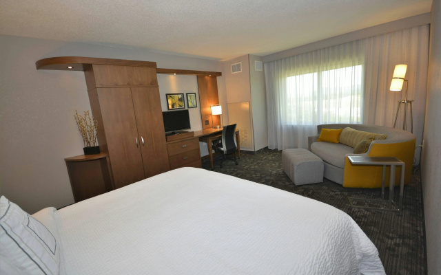 photo 2 of Courtyard by Marriott Asheville Airport