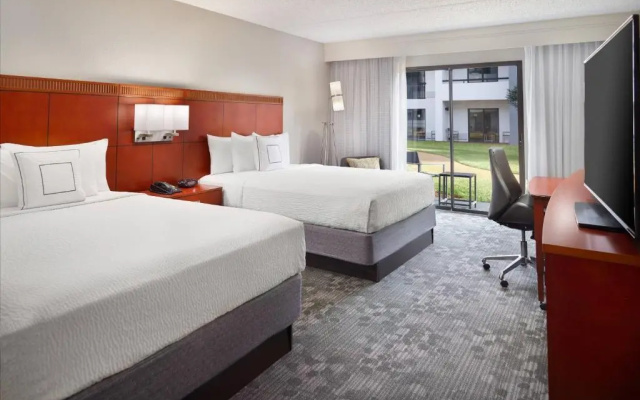 photo 5 of Courtyard by Marriott Atlanta Airport South/Sullivan Road