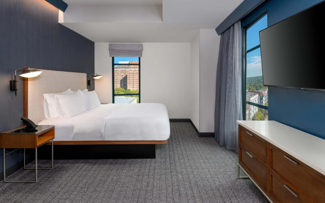 photo 4 of Courtyard by Marriott Atlanta Midtown