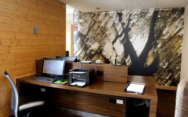 photo 3 of Courtyard by Marriott Atlanta Northlake