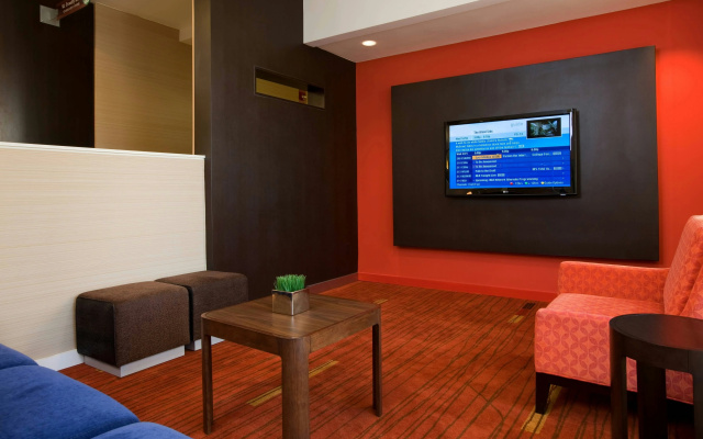 photo 3 of Courtyard by Marriott Baton Rouge Acadian Centre/LSU Area