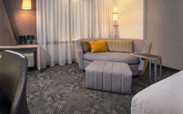 photo 2 of Courtyard by Marriott Baton Rouge Downtown
