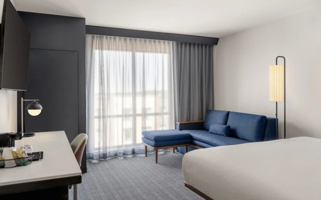 photo 5 of Courtyard by Marriott Milwaukee Brookfield at Poplar Creek
