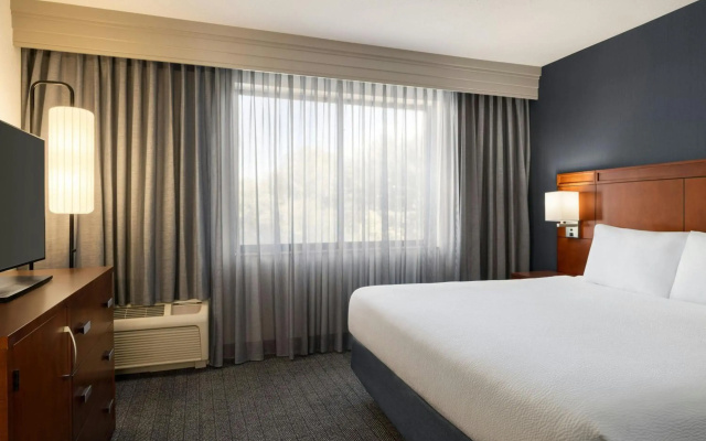 photo 3 of Courtyard by Marriott Burlington Mt. Holly Westampton