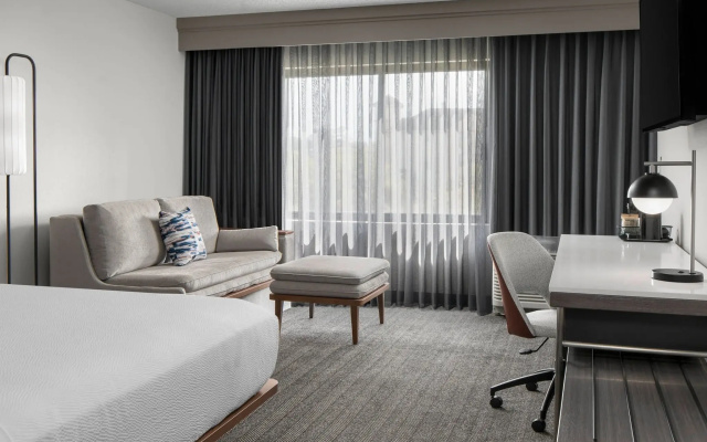 photo 4 of Courtyard by Marriott Jacksonville Butler Boulevard