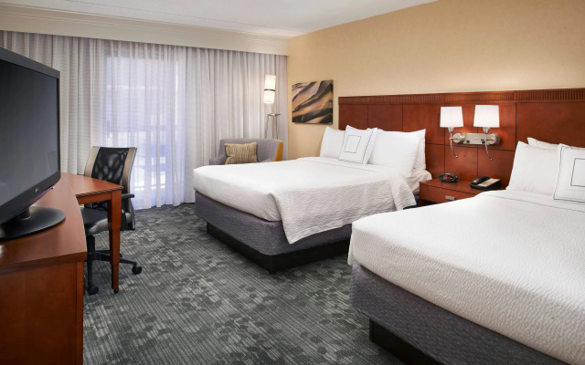 photo 3 of Courtyard by Marriott Chicago Deerfield