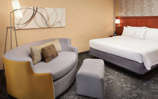 photo 5 of Courtyard by Marriott Chicago Deerfield
