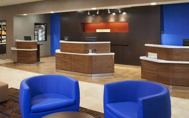 photo 2 of Courtyard by Marriott Chicago Downtown River North