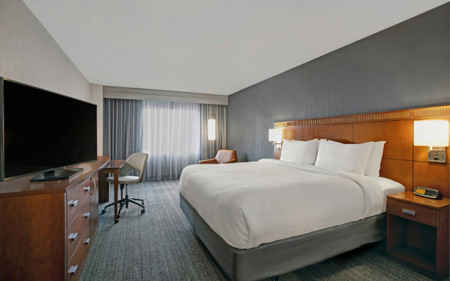 photo 3 of Courtyard Chicago Elmhurst/Oakbrook Area