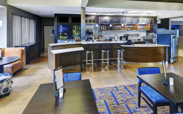 photo 2 of Courtyard by Marriott Chicago Glenview/Northbrook