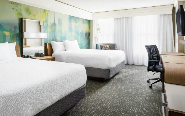 photo 3 of Courtyard by Marriott Chicago Magnificent Mile