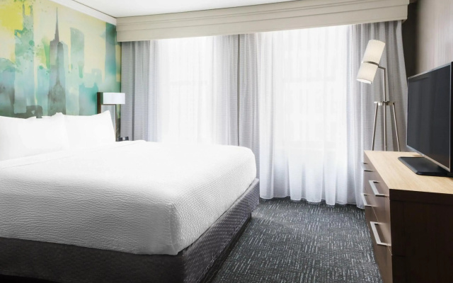 photo 4 of Courtyard by Marriott Chicago Magnificent Mile