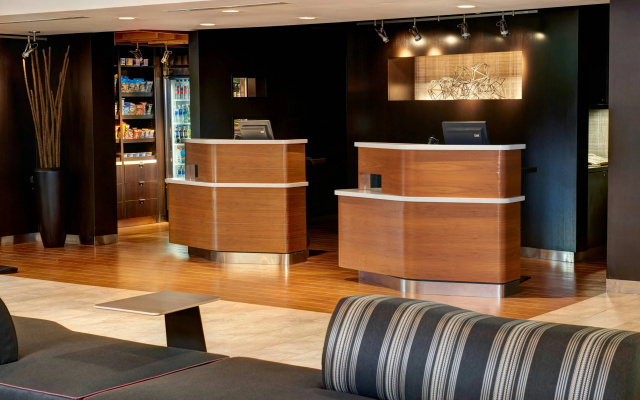 photo 2 of Courtyard by Marriott Chicago Oakbrook Terrace