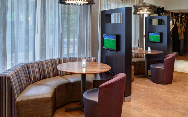 photo 4 of Courtyard by Marriott Chicago Oakbrook Terrace